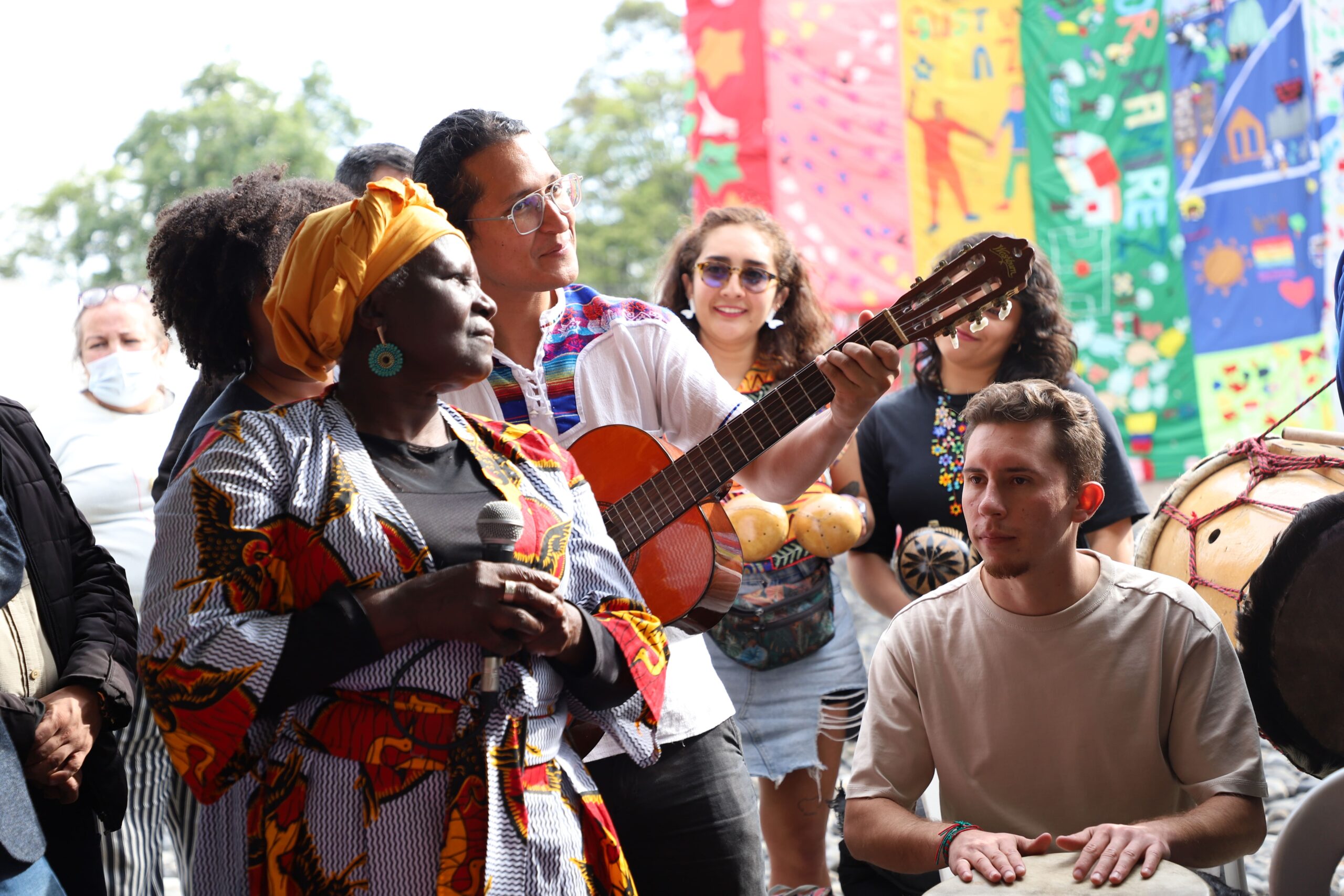 Cimientos de Esperanza: Construyendo un Futuro de Resiliencia